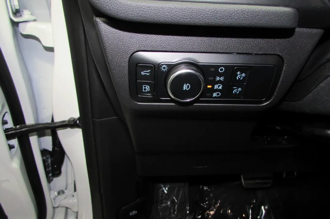 2024 Ford Escape Hybrid - 1FMCU9NZ6RUB10484 - Image #24
