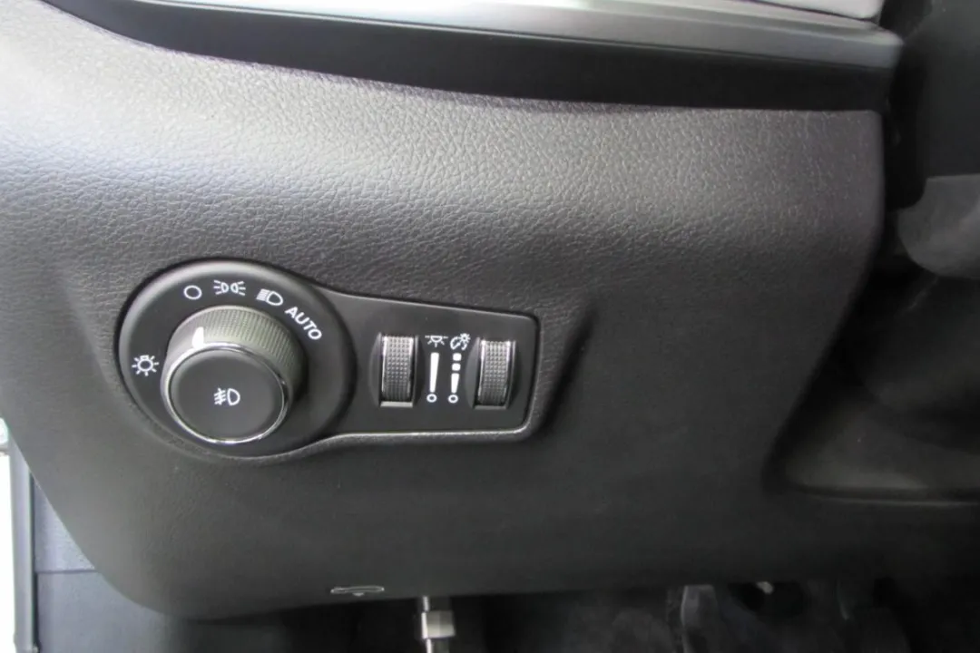 2024 Jeep Compass - 3C4NJDCN7RT173001 - Image #12