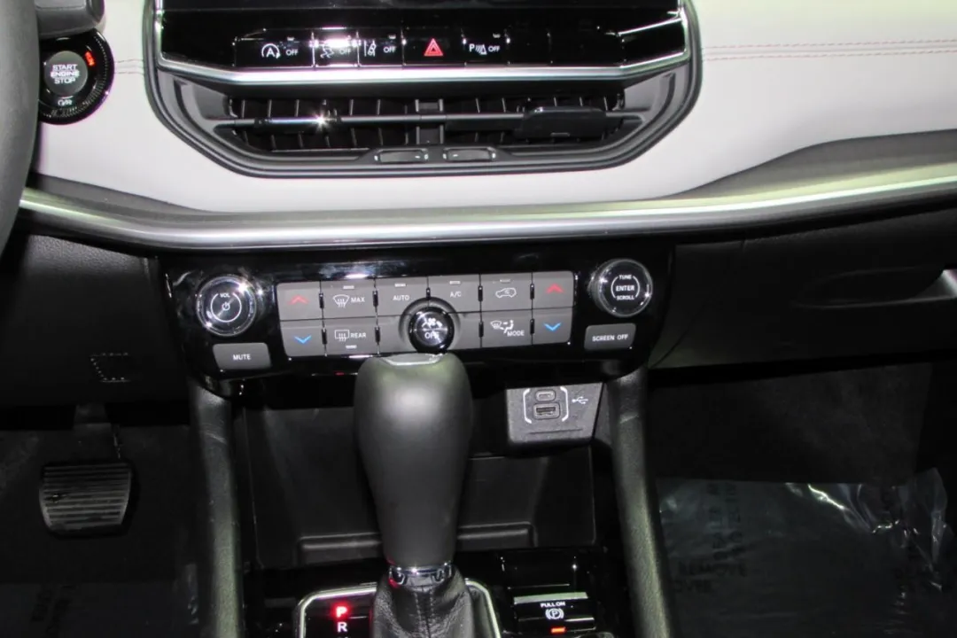 2024 Jeep Compass - 3C4NJDCN7RT173001 - Image #19