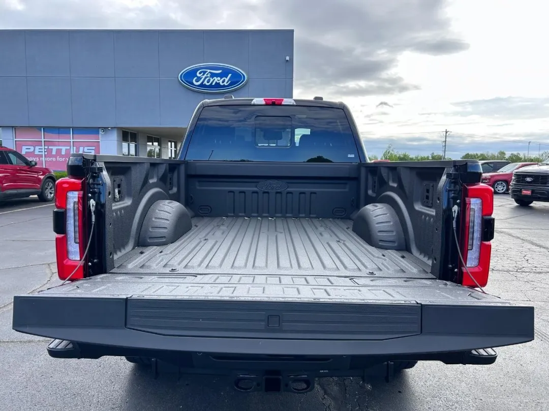 2025 Ford F-250SD - 1FT8W2BM8SED15325 - Image #4