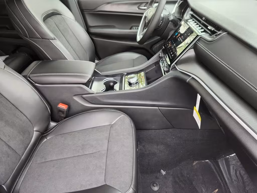 2025 Jeep Grand Cherokee - 1C4RJHAGXSC319695 - Image #13