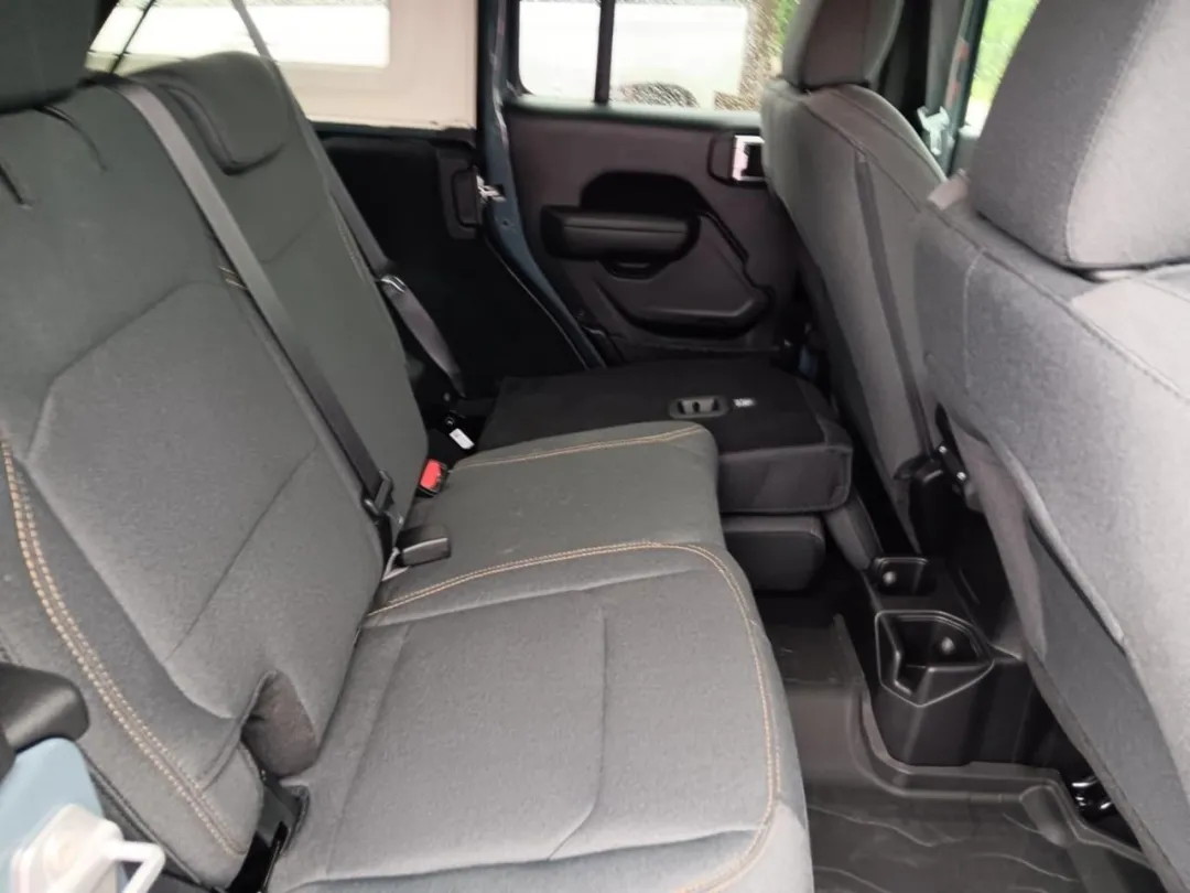 2025 Jeep Wrangler - 1C4RJXDG3SW583359 - Image #7