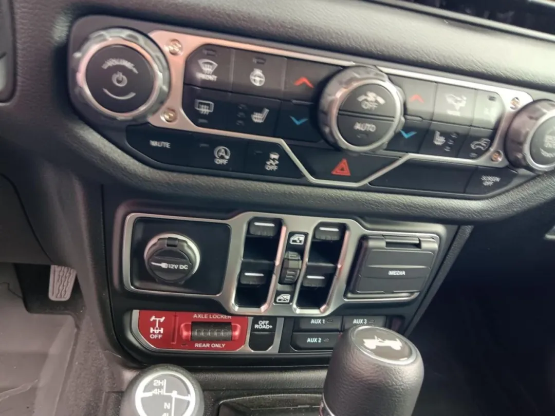2025 Jeep Wrangler - 1C4RJXDG3SW583359 - Image #8