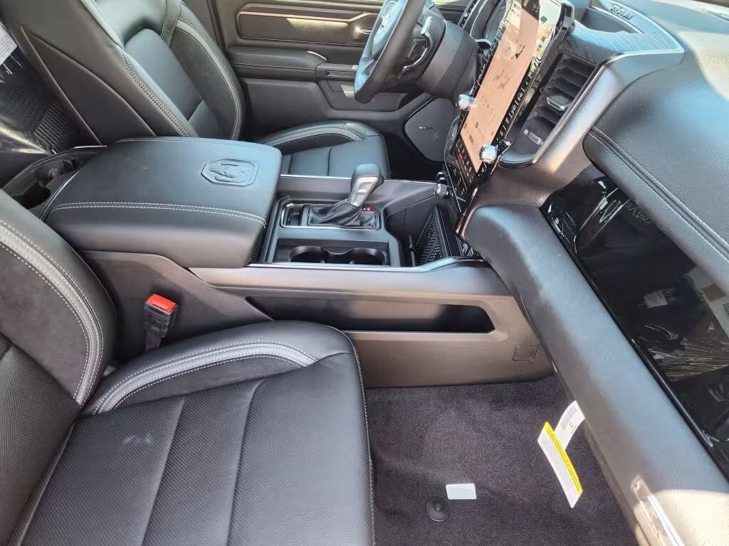 2025 Ram 1500 - 1C6SRFLP1SN704957 - Image #12