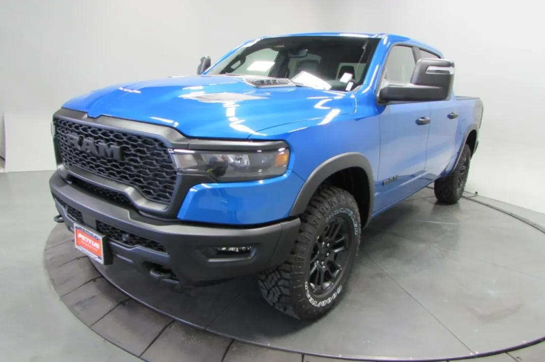 2025 Ram 1500 - 1C6SRFLP3SN636189 - Image #2