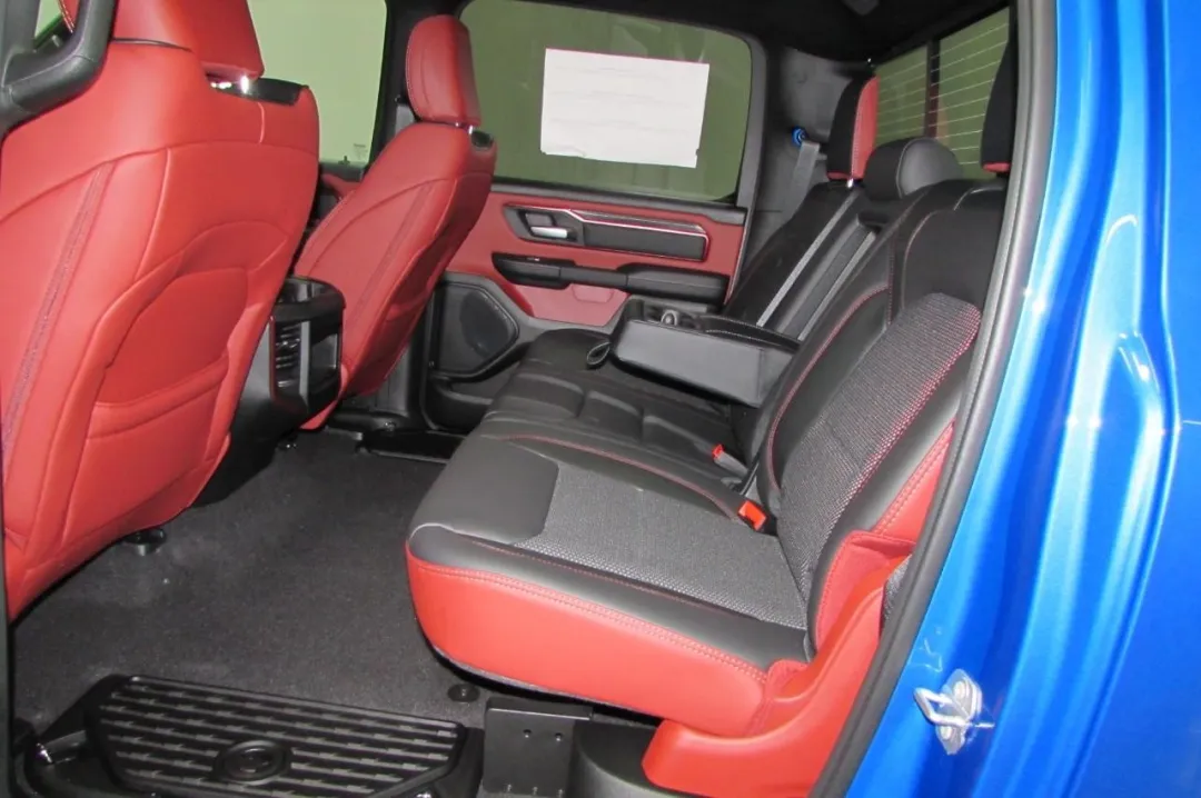 2025 Ram 1500 - 1C6SRFLP3SN636189 - Image #29