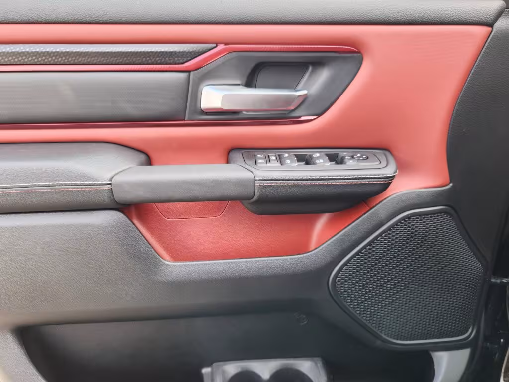 2025 Ram 1500 - 1C6SRFLP5SN738318 - Image #7